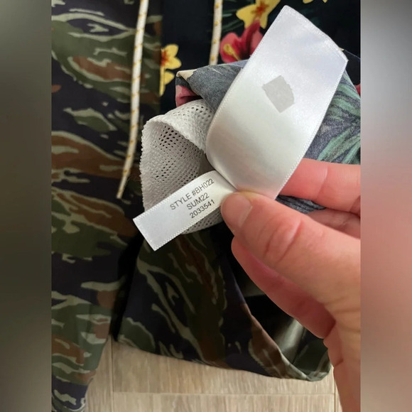 NWOT J.Crew Mens 7" Breaker Stretch Board Swim Shorts Camo/Floral - Size 33 - Picture 4 of 6